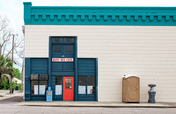 Best Porta potty delivery and setup  in Lovington, IL